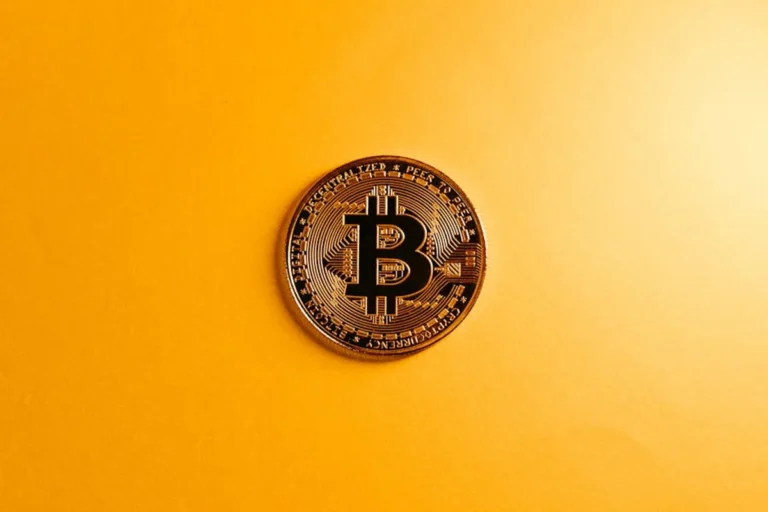 Bitcoin vs Gold: How Investors Compare Digital and Traditional Assets