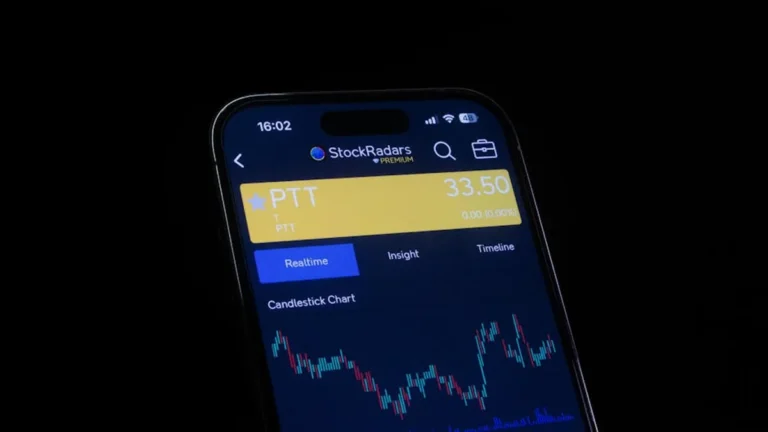 Coinbase Stock: Price Drivers, Risks, and Market Outlook